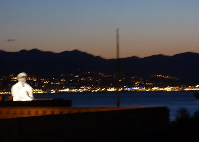 Flat With Sea View * Antibes