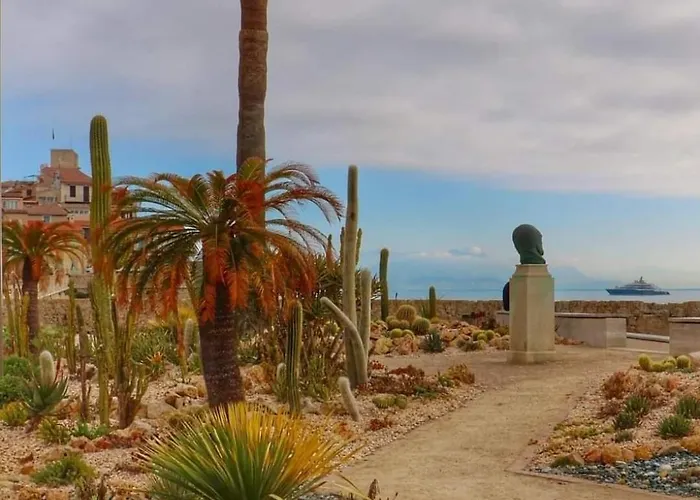 Flat With Sea View Antibes